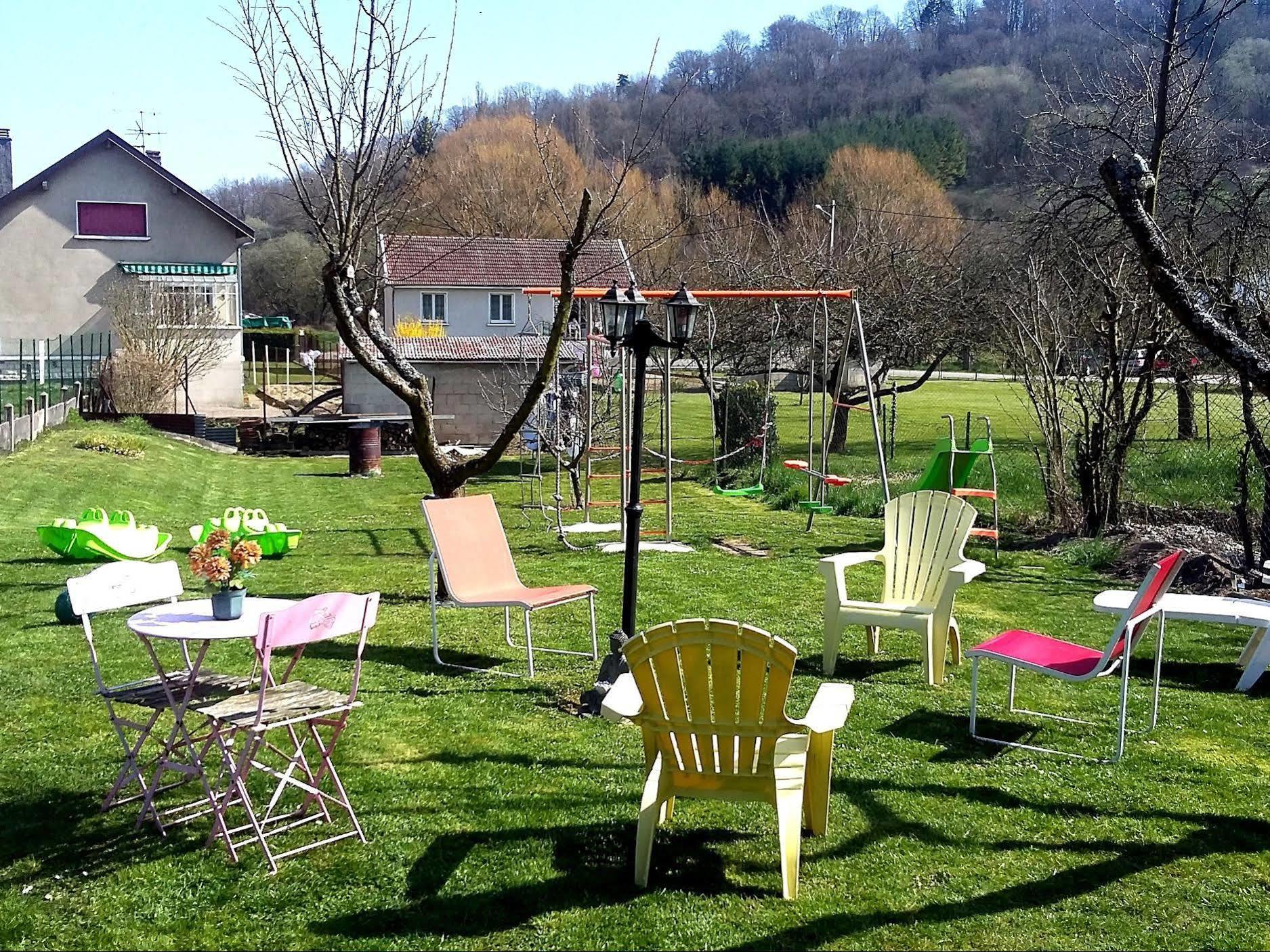 Hotel Des Cotes De Meuse Saint-Maurice-sous-les-Côtes Esterno foto